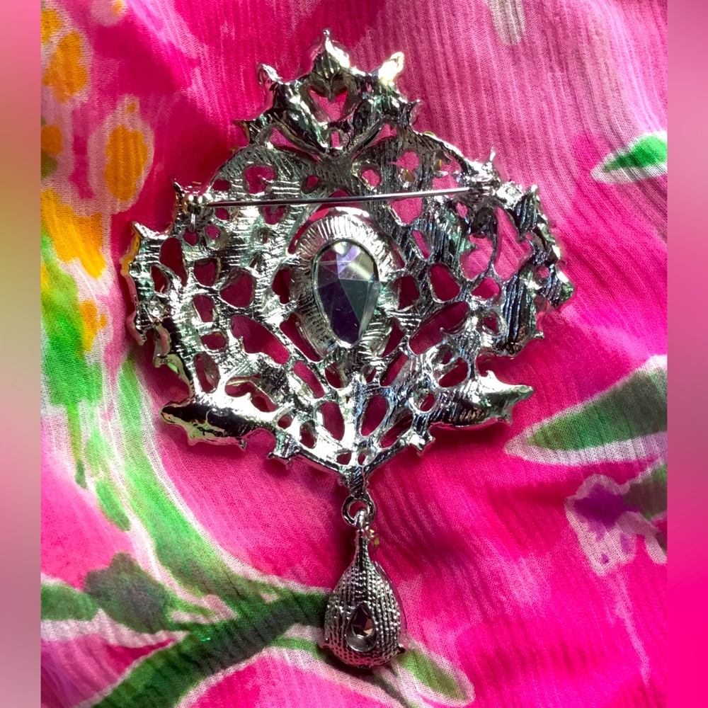 💖See New Listing💖   💙💜 Blue Purple Pink Rhinestone Brooch Pin   🌸NEW 🌸  💜 - Picture 11 of 16